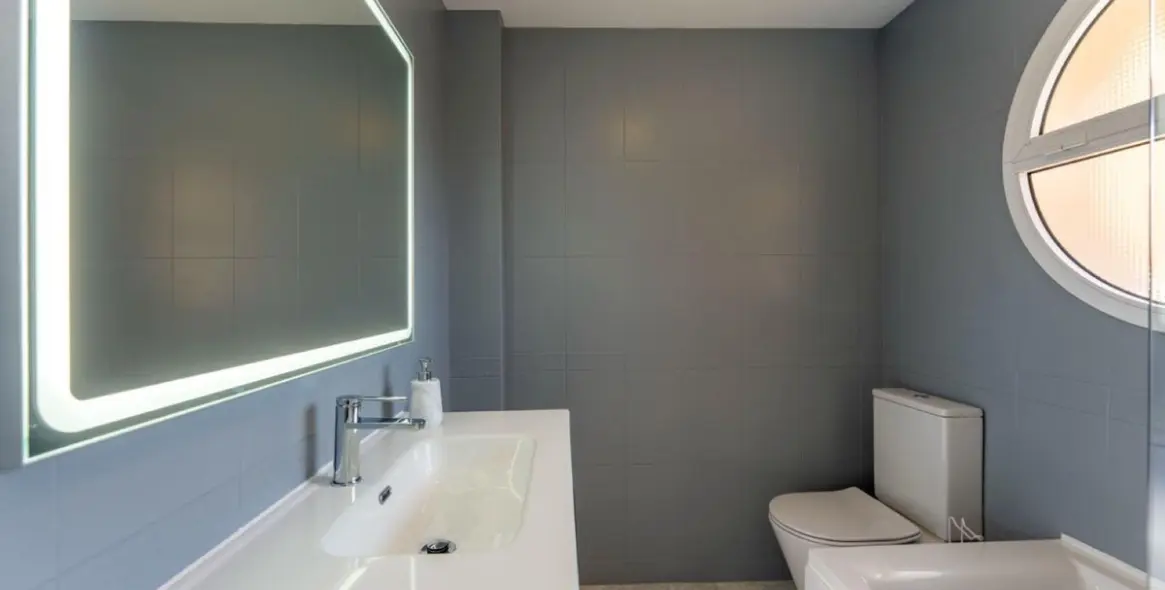 Продажа дома на две семьи в Artola 27