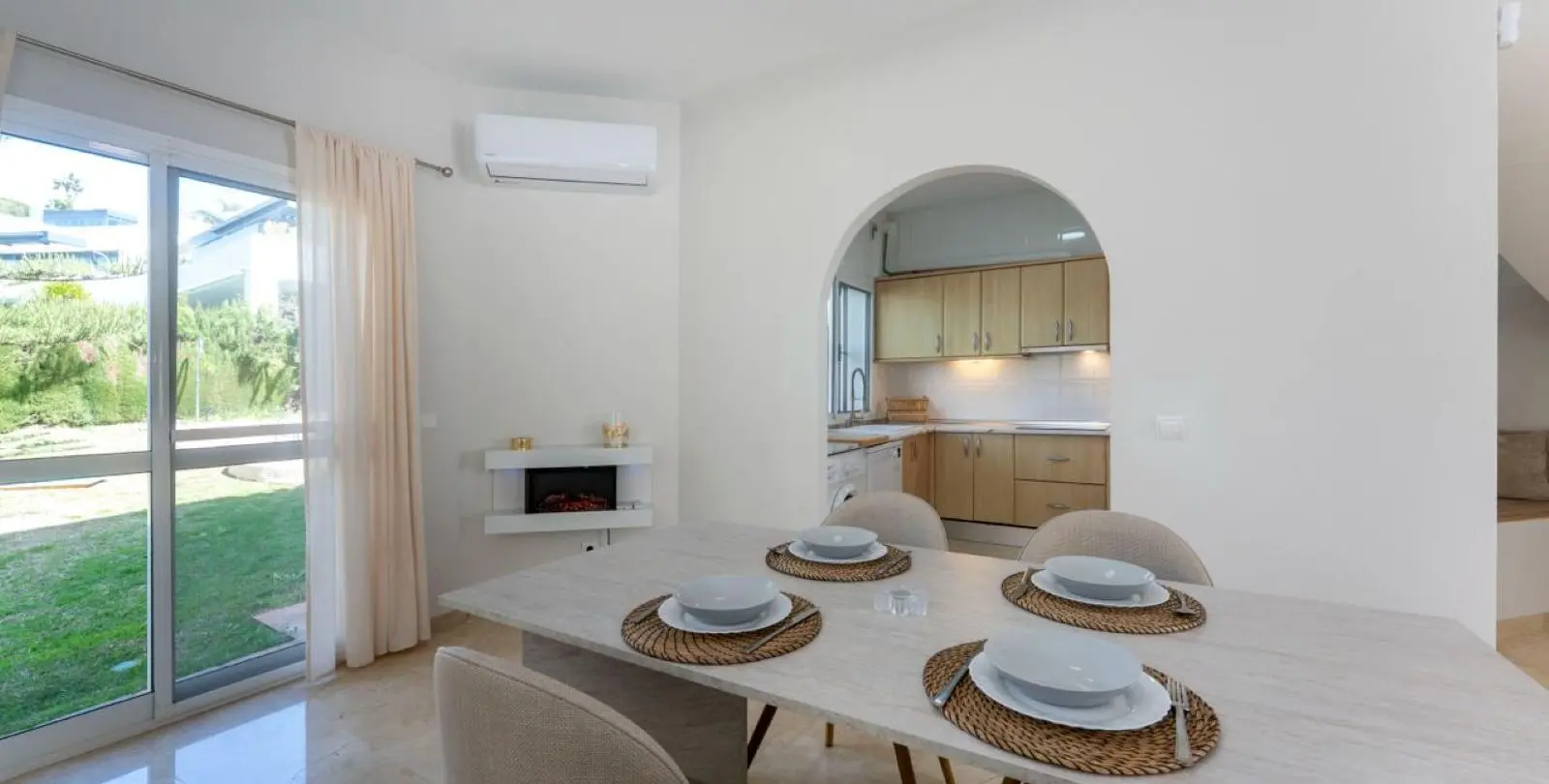 Продажа дома на две семьи в Artola 15