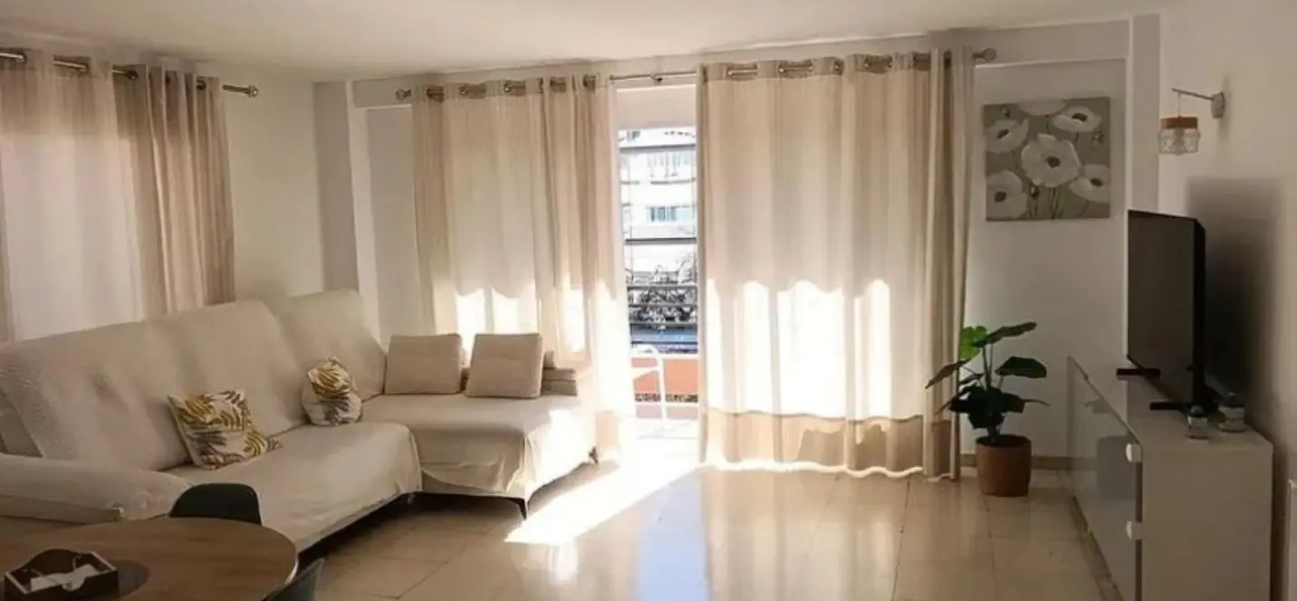 Venta de apartamento en planta media en Marbella 2