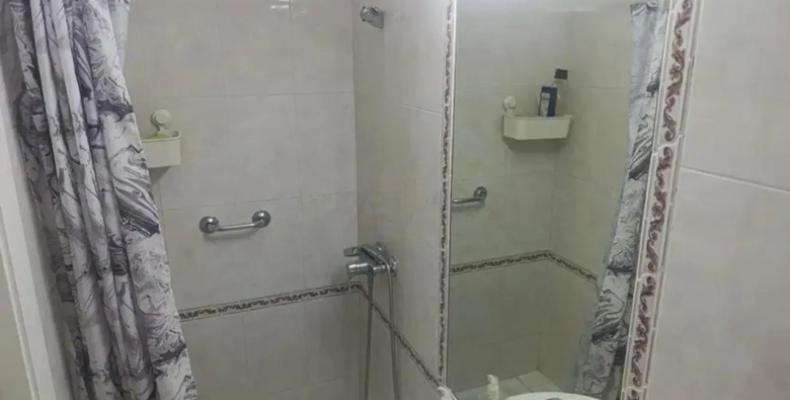 Venta de apartamento en planta media en Marbella 29
