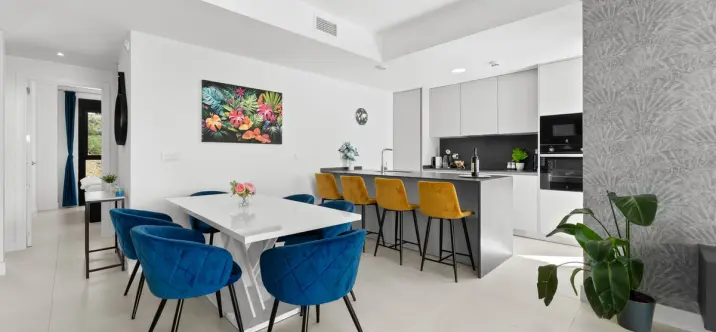 Sale of middle floor apartment in Fuengirola 3