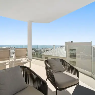 Sale of middle floor apartment in Fuengirola