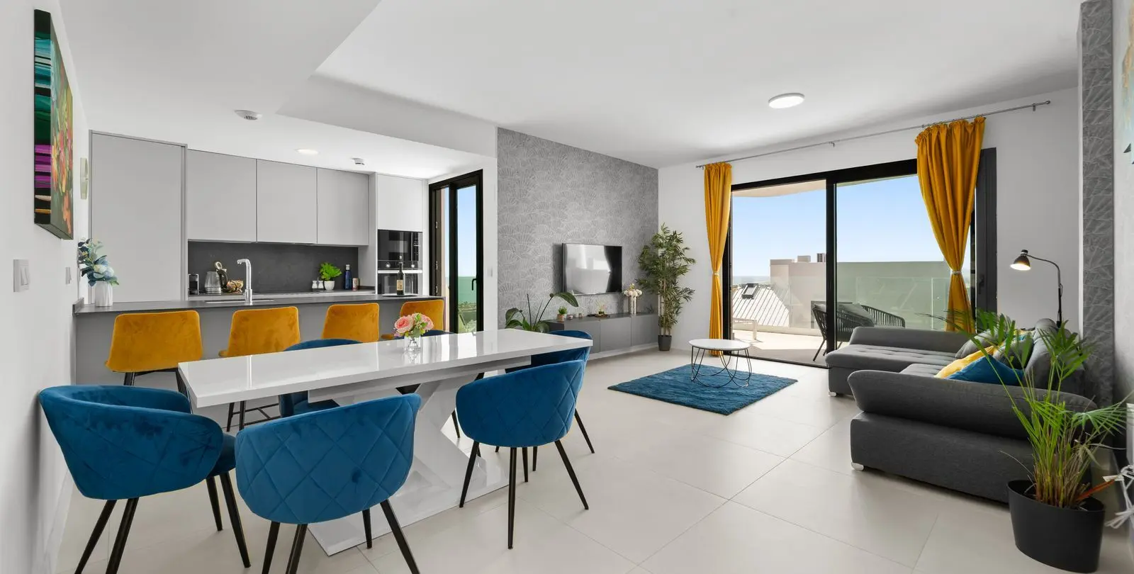 Venta de apartamento en planta media en Fuengirola 2