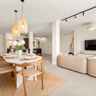 Sale of middle floor apartment in La Quinta