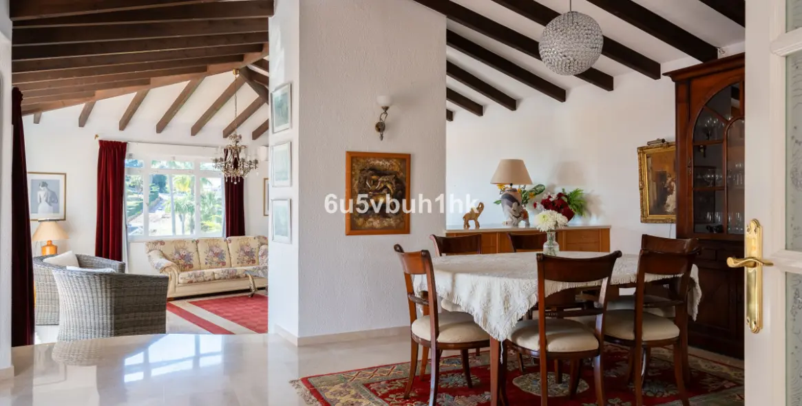 Venta de villa independiente en Calahonda 4