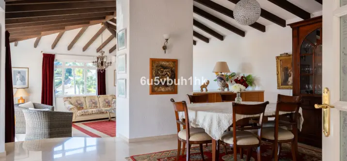 Venta de villa independiente en Calahonda 3