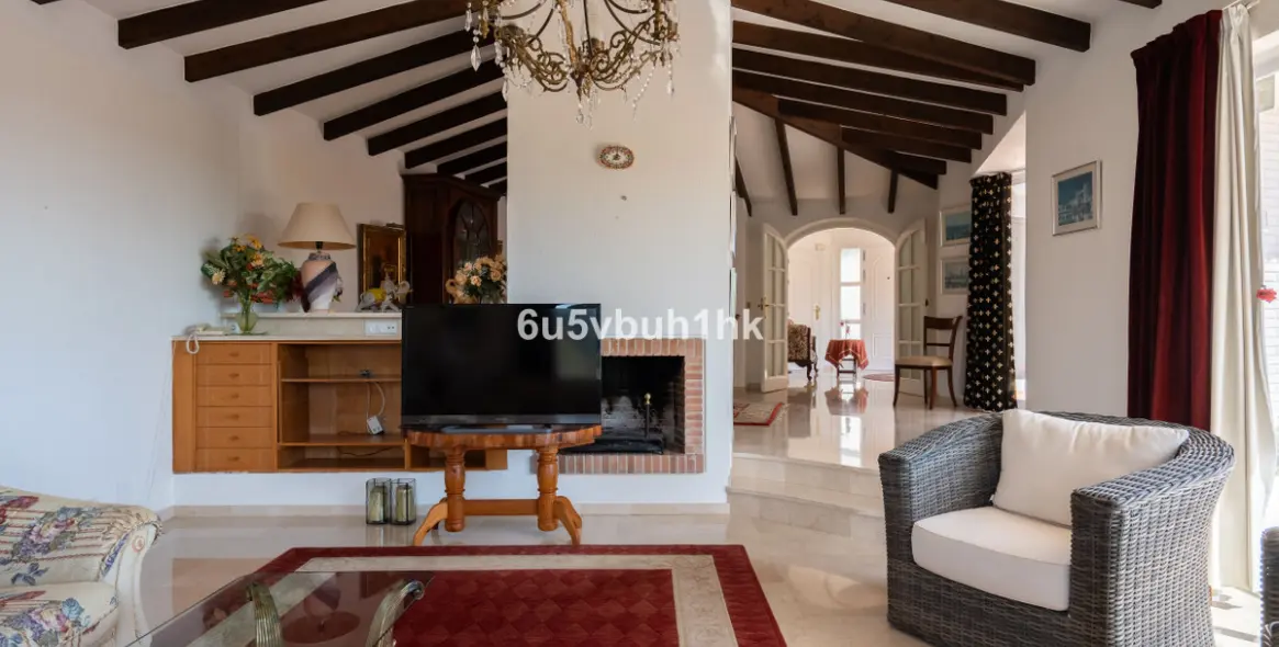 Venta de villa independiente en Calahonda 5