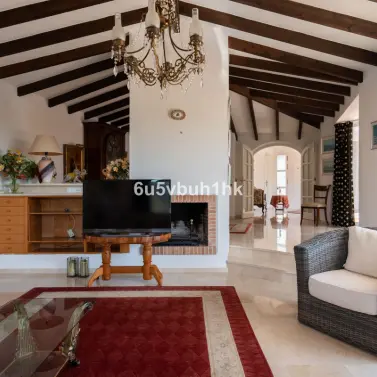 Venta de villa independiente en Calahonda