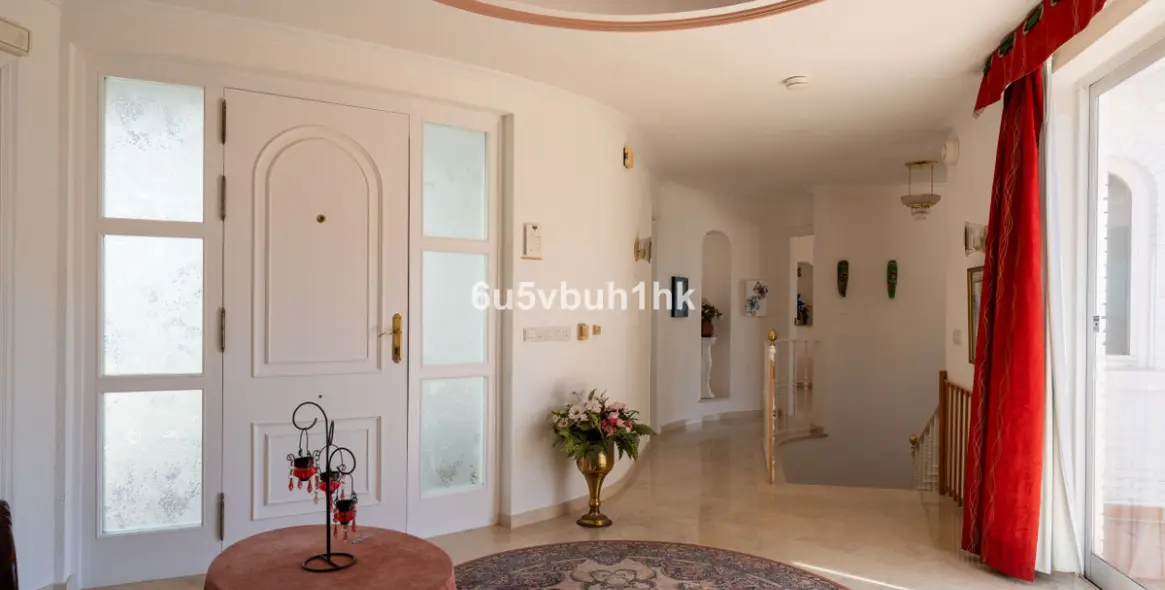 Venta de villa independiente en Calahonda 9