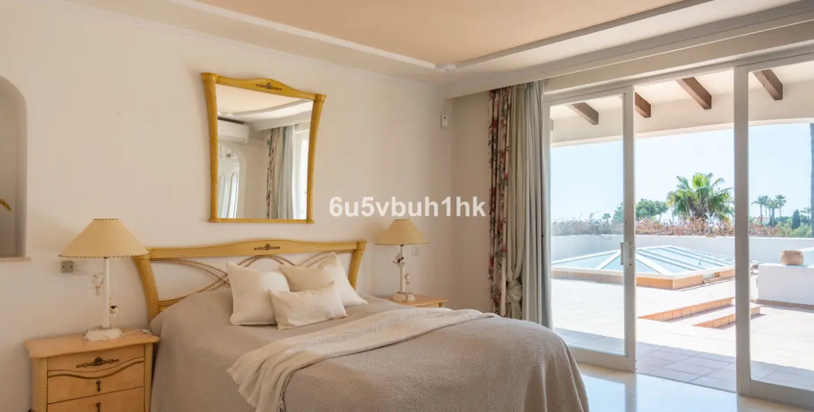 Venta de villa independiente en Calahonda 10