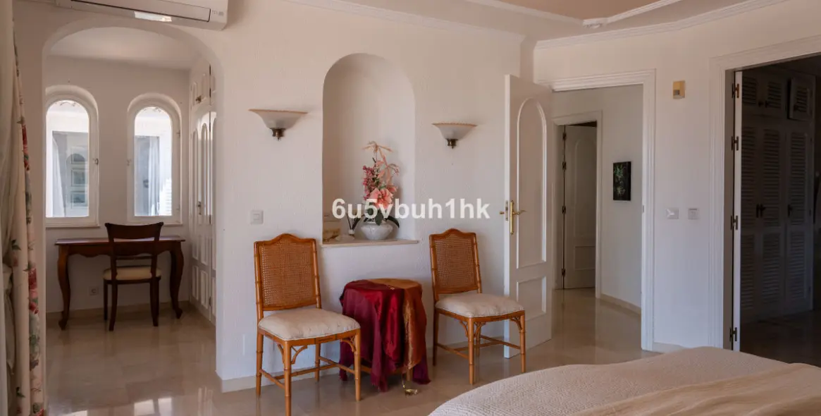 Venta de villa independiente en Calahonda 11