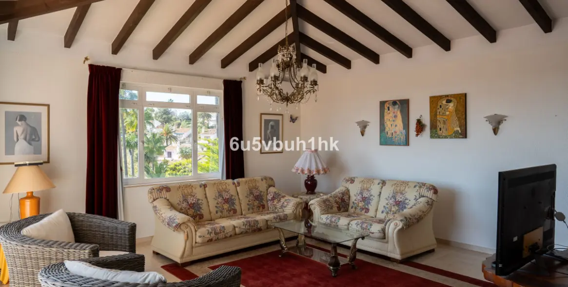 Sale of detached villa in Calahonda 42