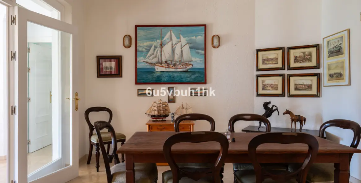 Sale of detached villa in Calahonda 43