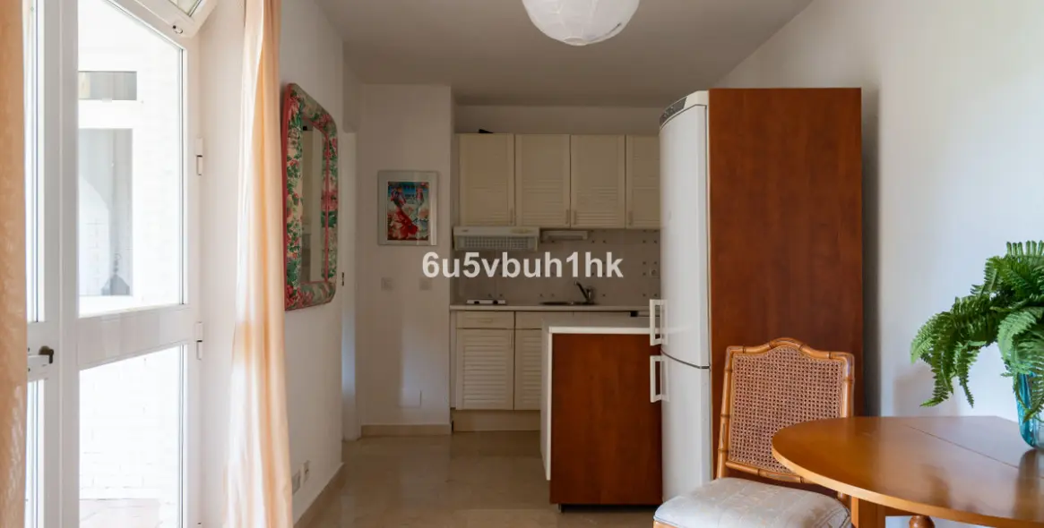 Sale of detached villa in Calahonda 46