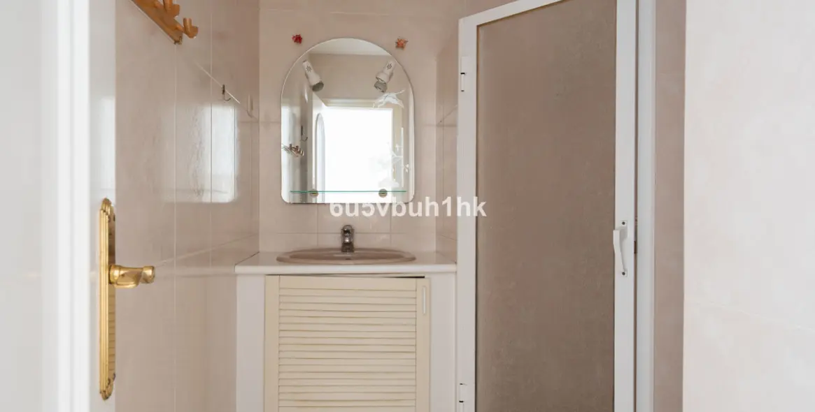 Sale of detached villa in Calahonda 47