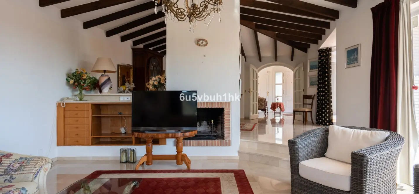 Venta de villa independiente en Calahonda 3