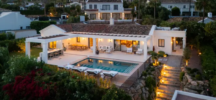 Venta de villa independiente en Nueva Andalucía 0