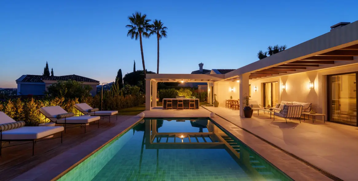 Venta de villa independiente en Nueva Andalucía 2