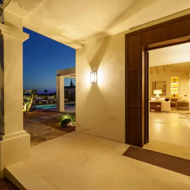 Venta de villa independiente en Nueva Andalucía