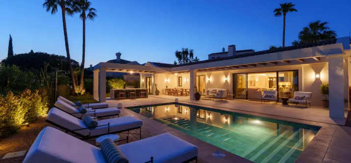 Venta de villa independiente en Nueva Andalucía 4