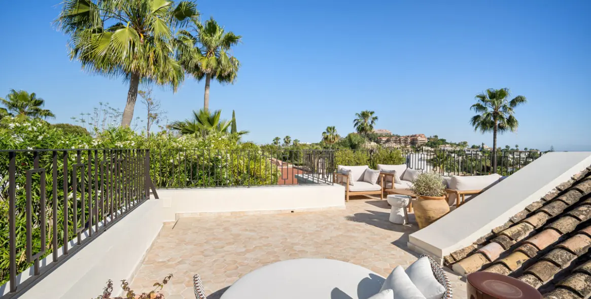 Venta de villa independiente en Nueva Andalucía 13