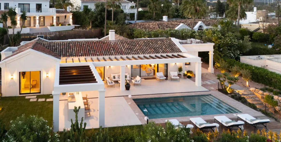 Venta de villa independiente en Nueva Andalucía 15