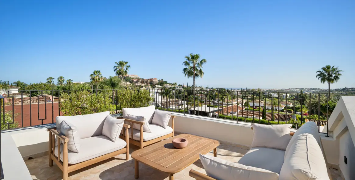 Venta de villa independiente en Nueva Andalucía 16