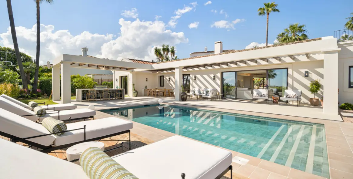 Sale of detached villa in Nueva Andalucía 26