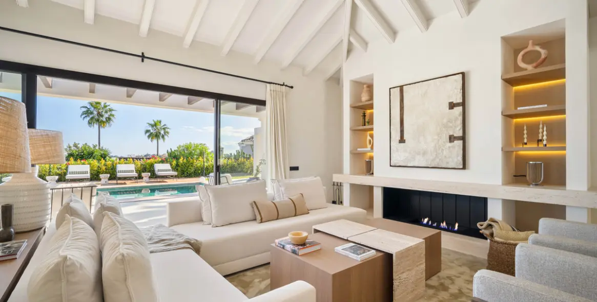 Sale of detached villa in Nueva Andalucía 28