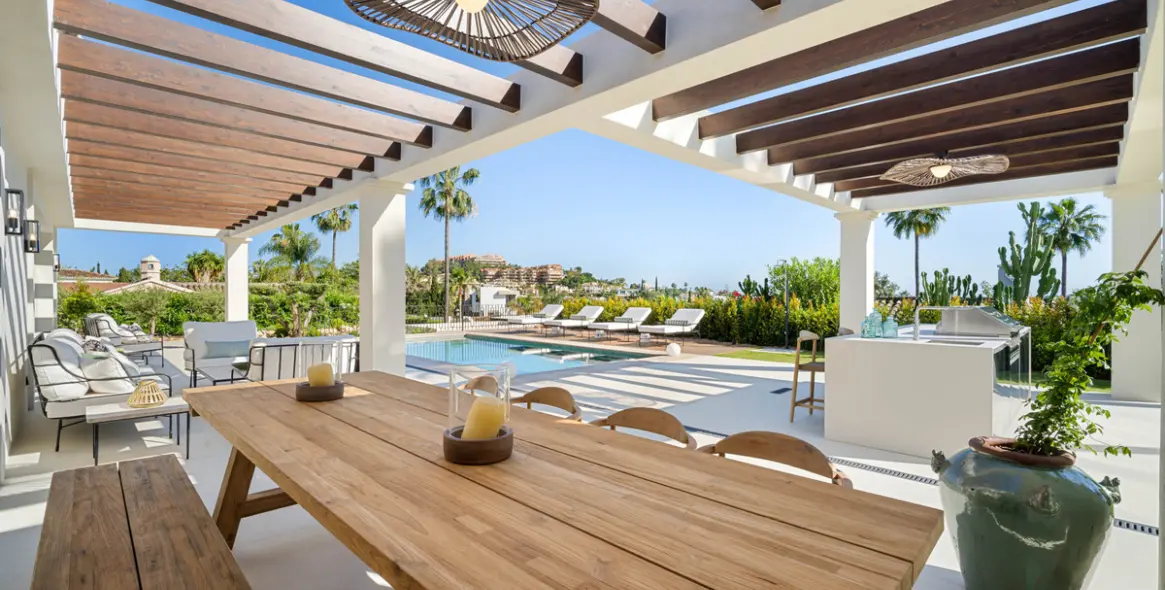 Sale of detached villa in Nueva Andalucía 30