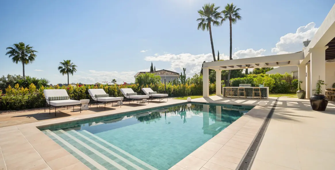 Sale of detached villa in Nueva Andalucía 32