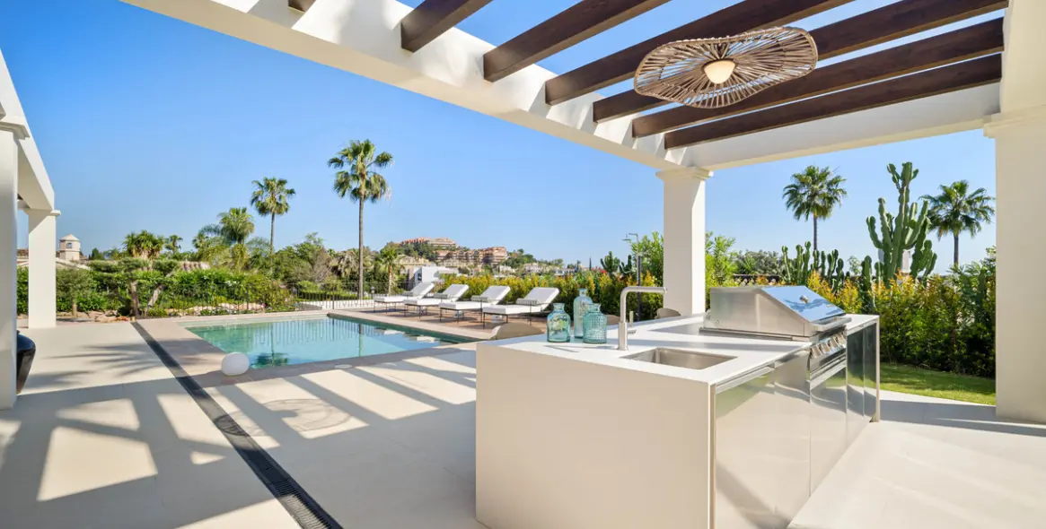 Sale of detached villa in Nueva Andalucía 35