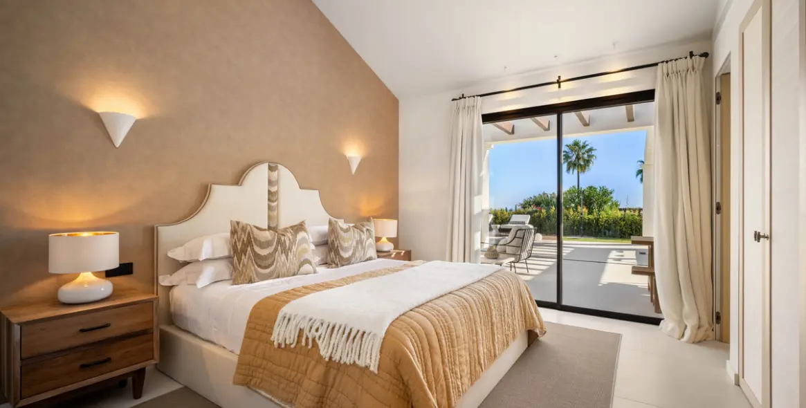 Sale of detached villa in Nueva Andalucía 44