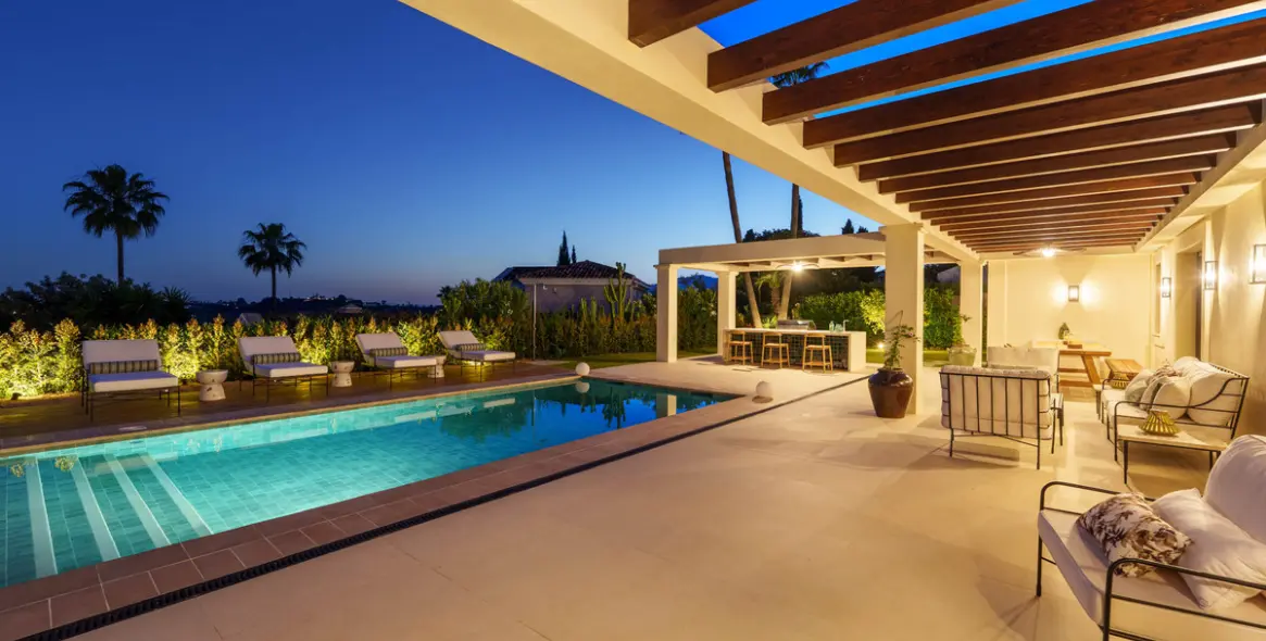 Sale of detached villa in Nueva Andalucía 50