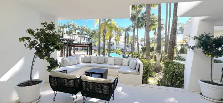 Venta de apartamento en planta baja en The Golden Mile 0