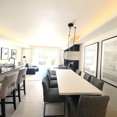 Venta de apartamento en planta baja en The Golden Mile