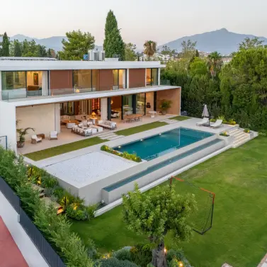 Venta de villa independiente en Guadalmina Alta