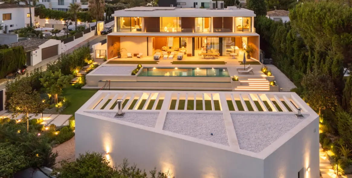 Venta de villa independiente en Guadalmina Alta 11