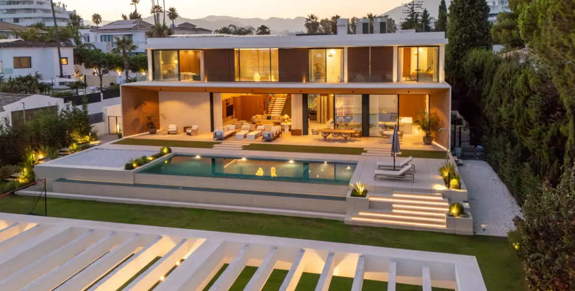 Venta de villa independiente en Guadalmina Alta 16