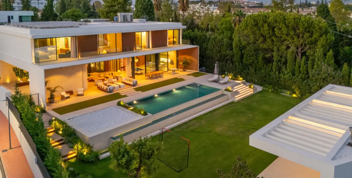 Venta de villa independiente en Guadalmina Alta 17