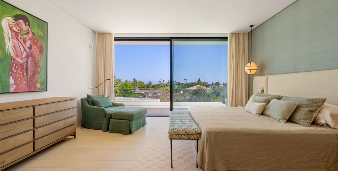 Sale of detached villa in Guadalmina Alta 30