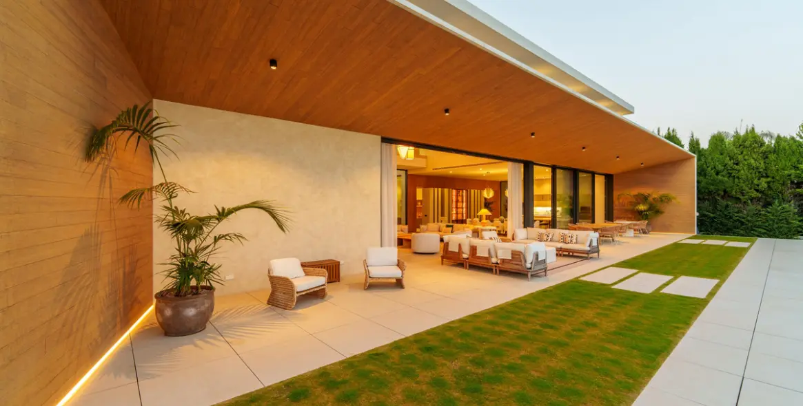 Sale of detached villa in Guadalmina Alta 52