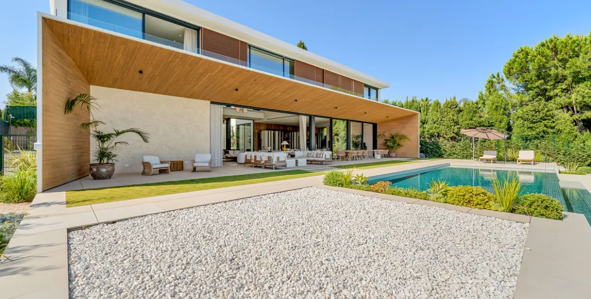 Sale of detached villa in Guadalmina Alta 58