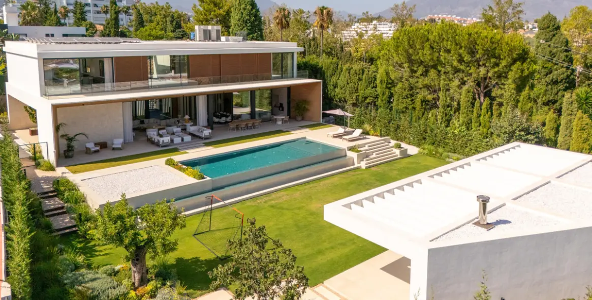 Venta de villa independiente en Guadalmina Alta 1