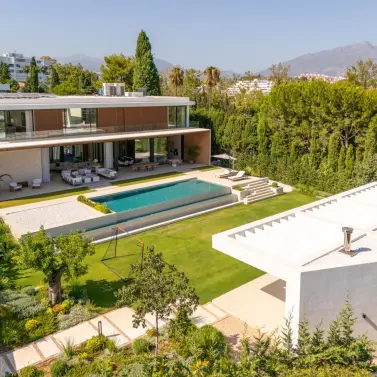 Venta de villa independiente en Guadalmina Alta