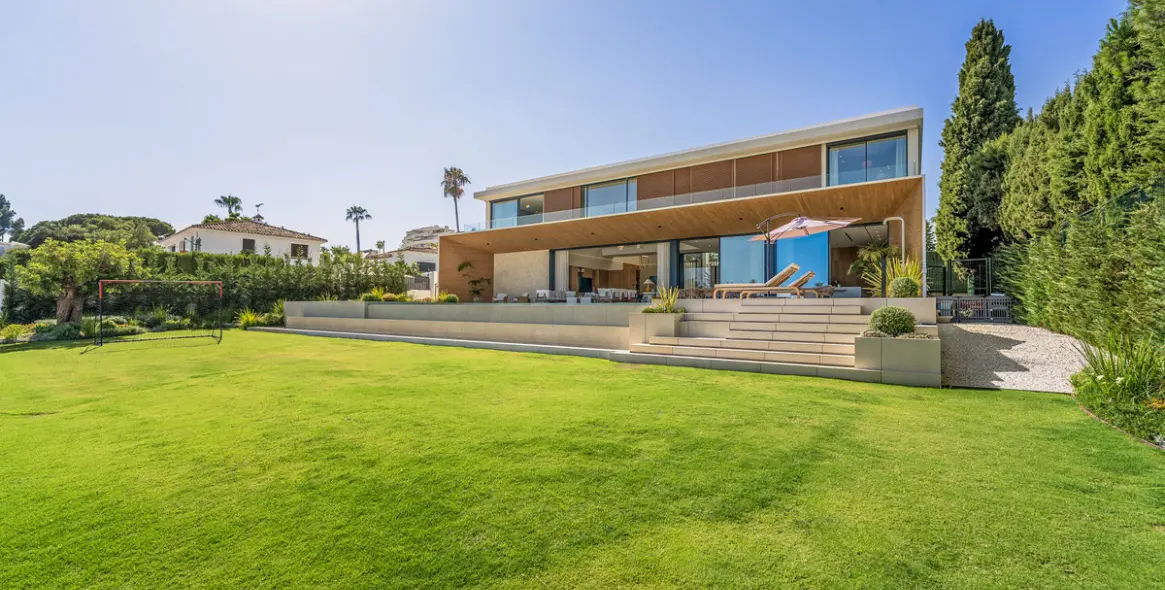 Venta de villa independiente en Guadalmina Alta 66