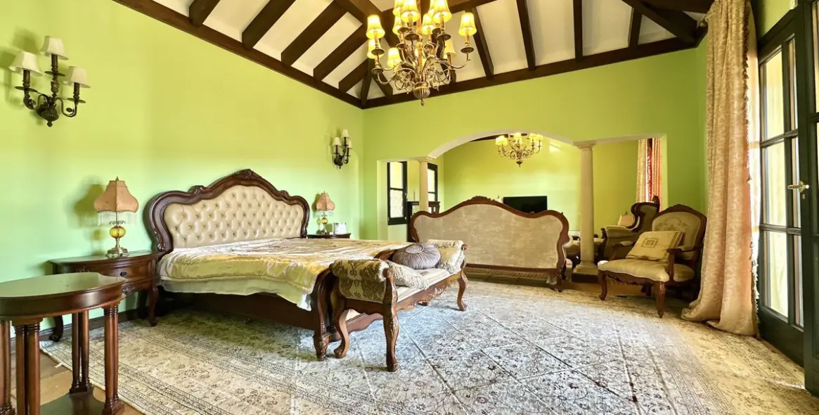 Sale of detached villa in La Zagaleta 14