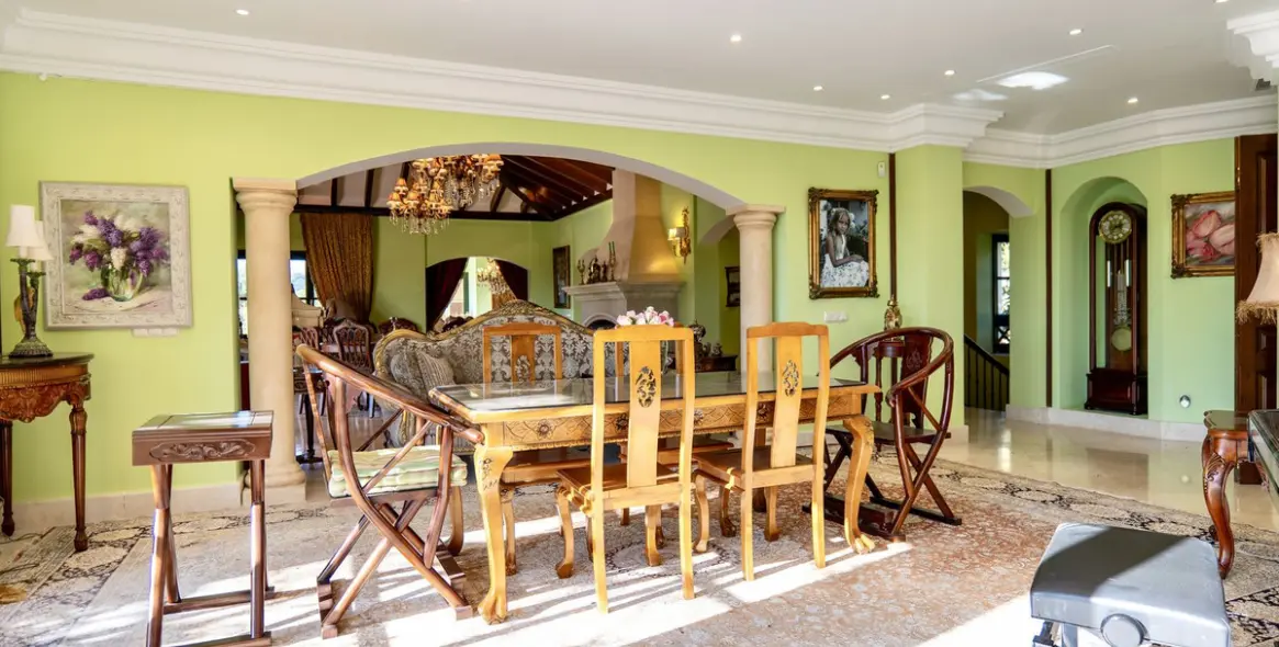 Sale of detached villa in La Zagaleta 31
