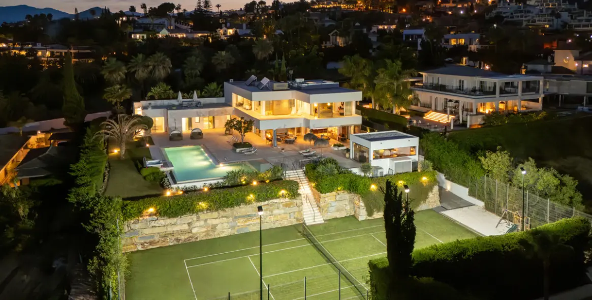 Venta de villa independiente en Nueva Andalucía 2