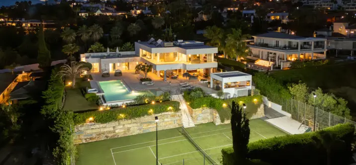 Venta de villa independiente en Nueva Andalucía 1